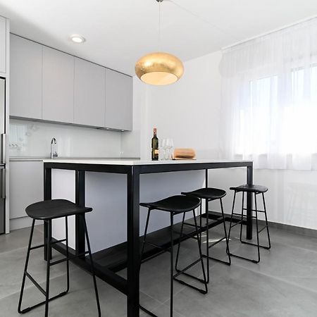 Apartment Laura, Free Parking, Balcony, 4 Ppl Trogir Bagian luar foto