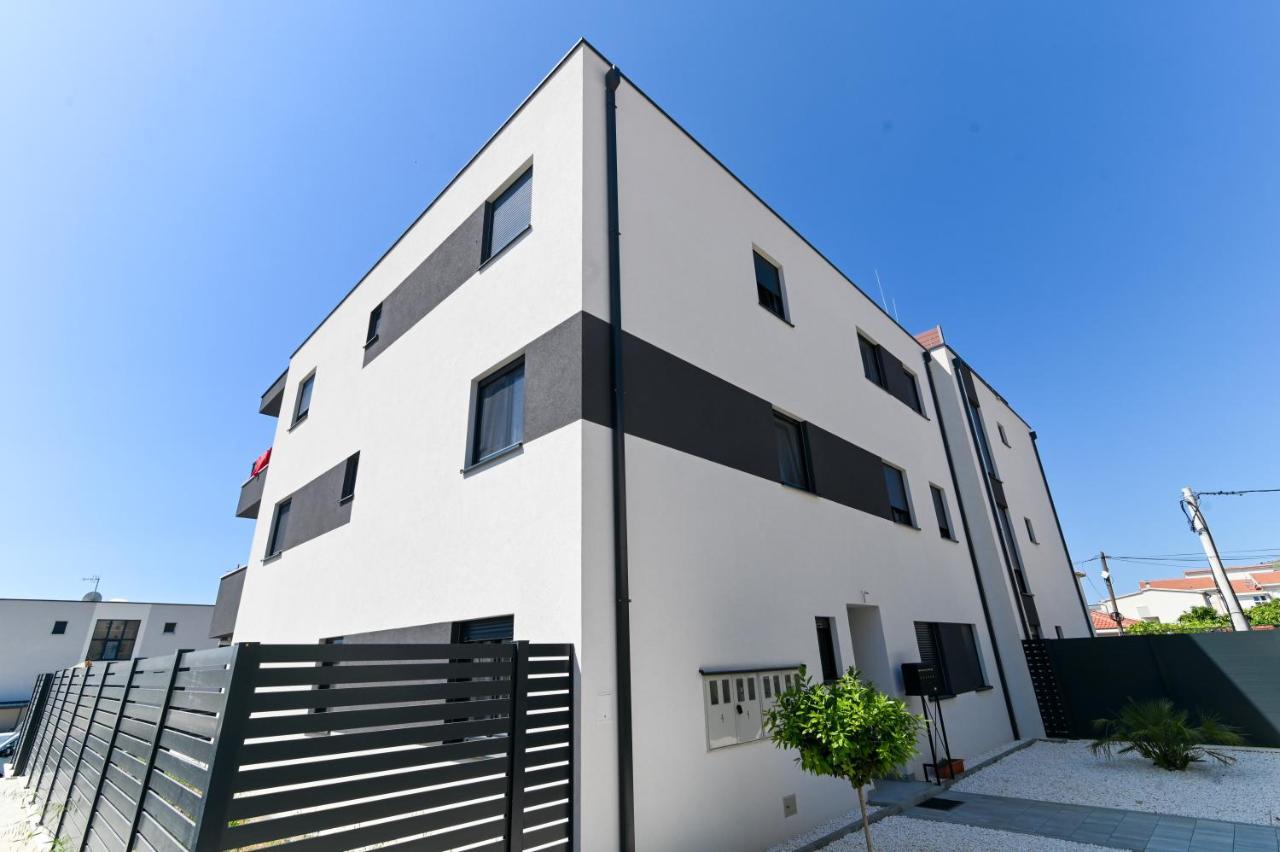 Apartment Laura, Free Parking, Balcony, 4 Ppl Trogir Bagian luar foto